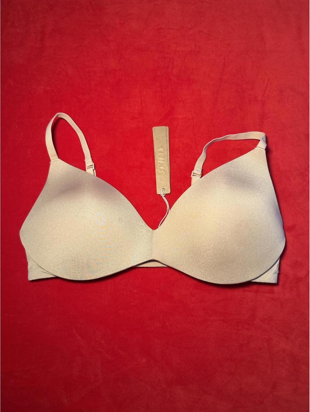 Skims Wireless Form Push Up Plunge Bra Color Clay Size 32D